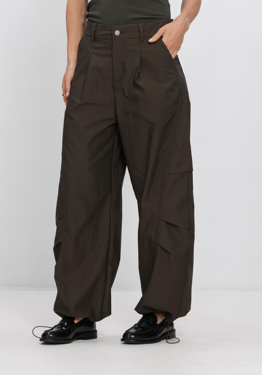 Dunkelgr&uuml;n WITHBLACK Cargohosen WBLTHELMA TRACK PANT - large