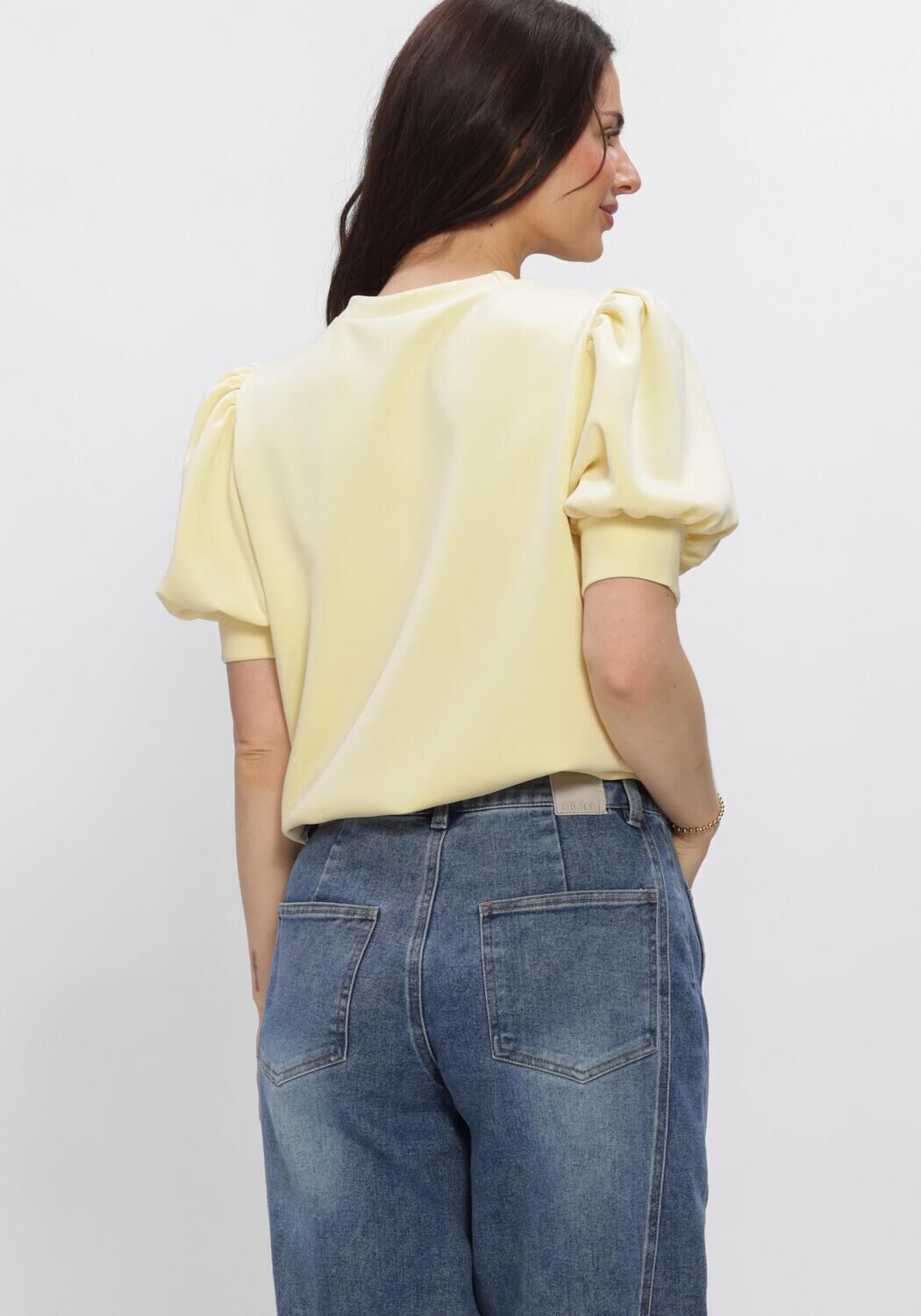 Gelbe MINUS Tops & T-shirts MSLEVINA T-SHIRT - large