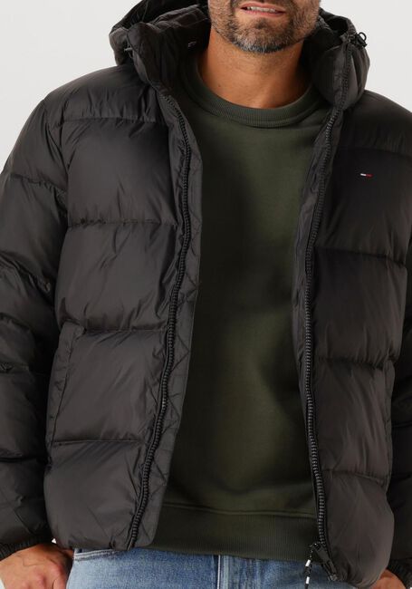 Schwarze TOMMY JEANS Wattierte Jack TJM ESSENTIAL DOWN JACKET - large