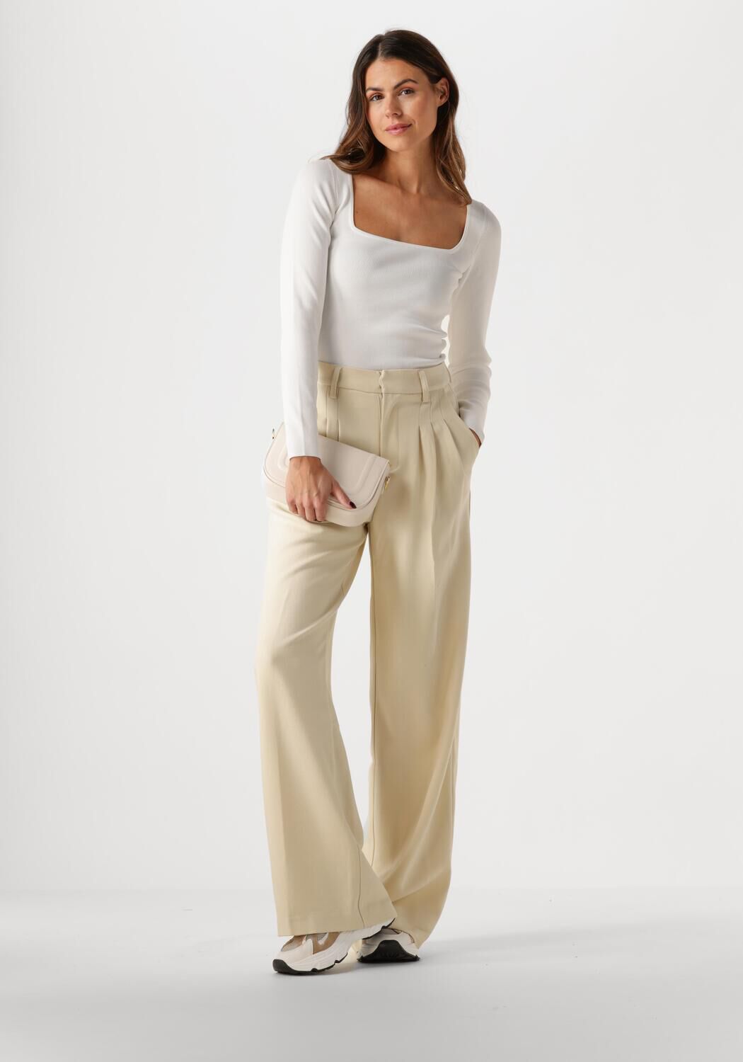 Beige OMODA ATELIER Umh&auml;ngetasche X NINA - ASTRID - large
