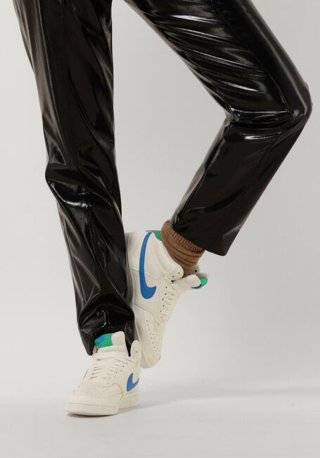 Weiße NIKE Sneaker high COURT VISION MID WMNS - large