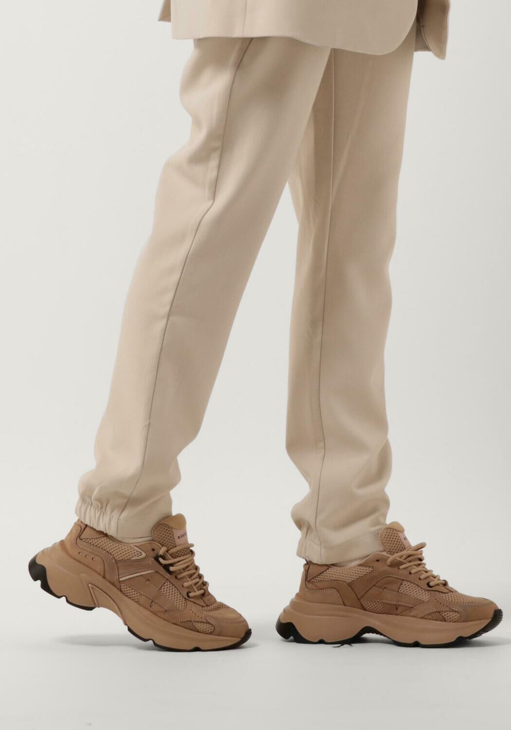 Camelfarbene NUBIKK Sneaker Low ROSS NOMAD - large