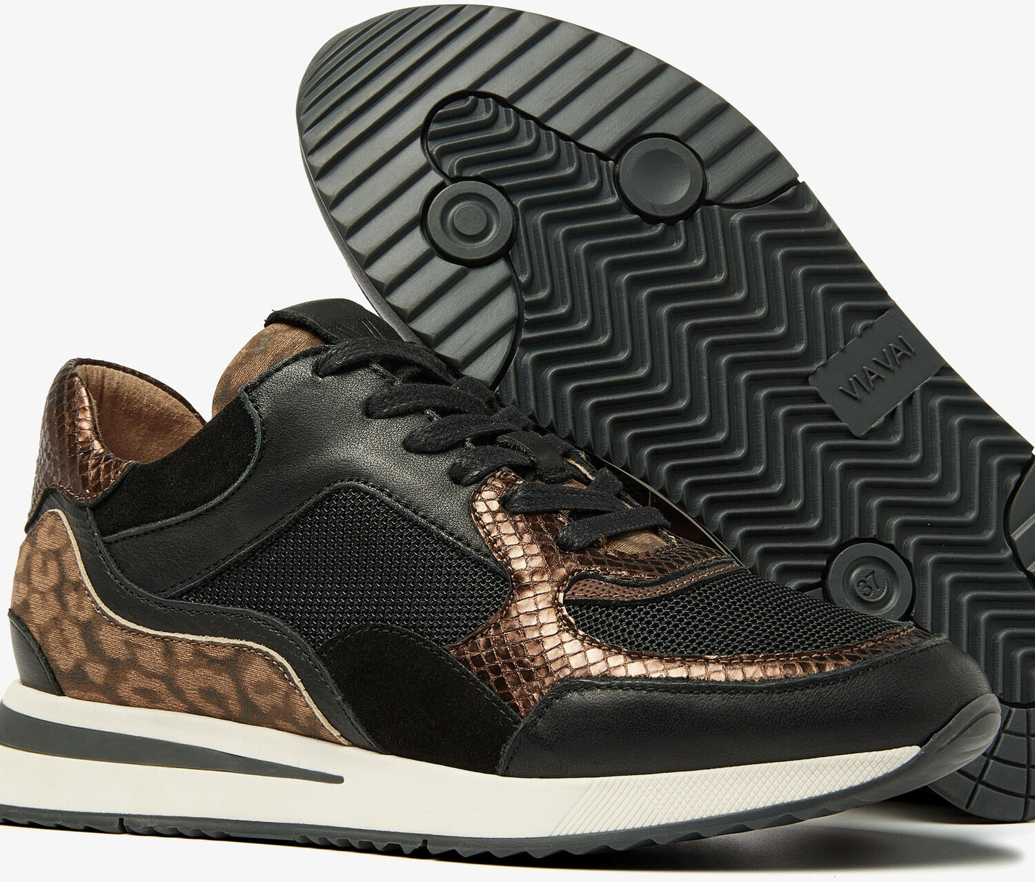 Schwarze VIA VAI Sneaker Low NORA SOOTH - large