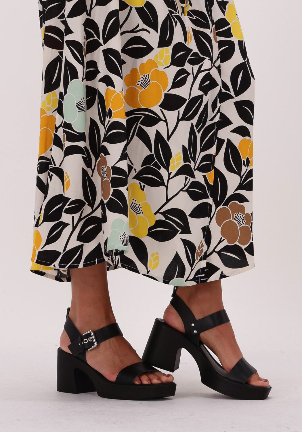 Schwarze NOTRE-V Sandalen 7953 - large