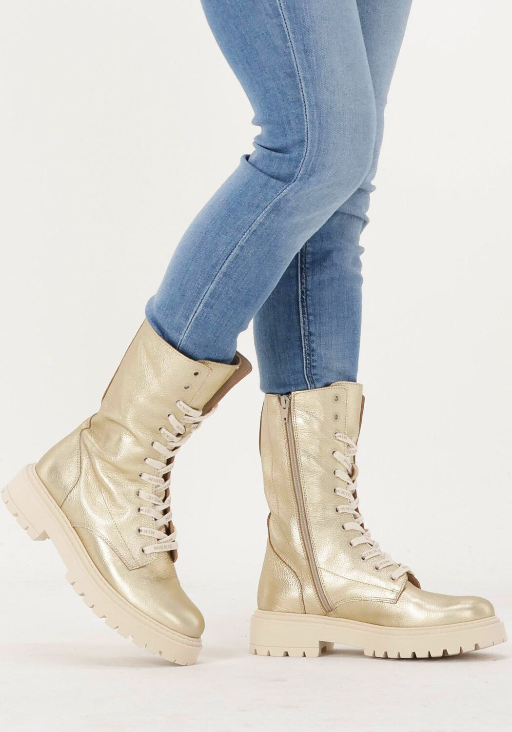 Goldfarbene NIKKIE Schn&uuml;rboots DEWIE BOOTS - large