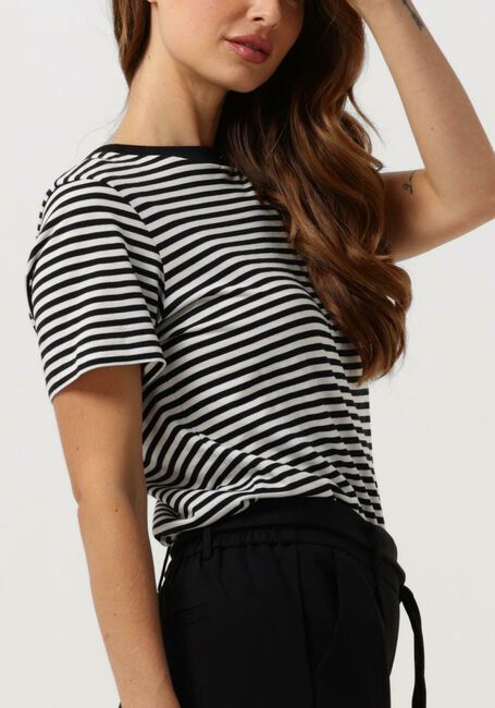 Schwarze SELECTED FEMME T-shirt SLFMY PERFECT SS TEE BOX CUT-STRI B - large
