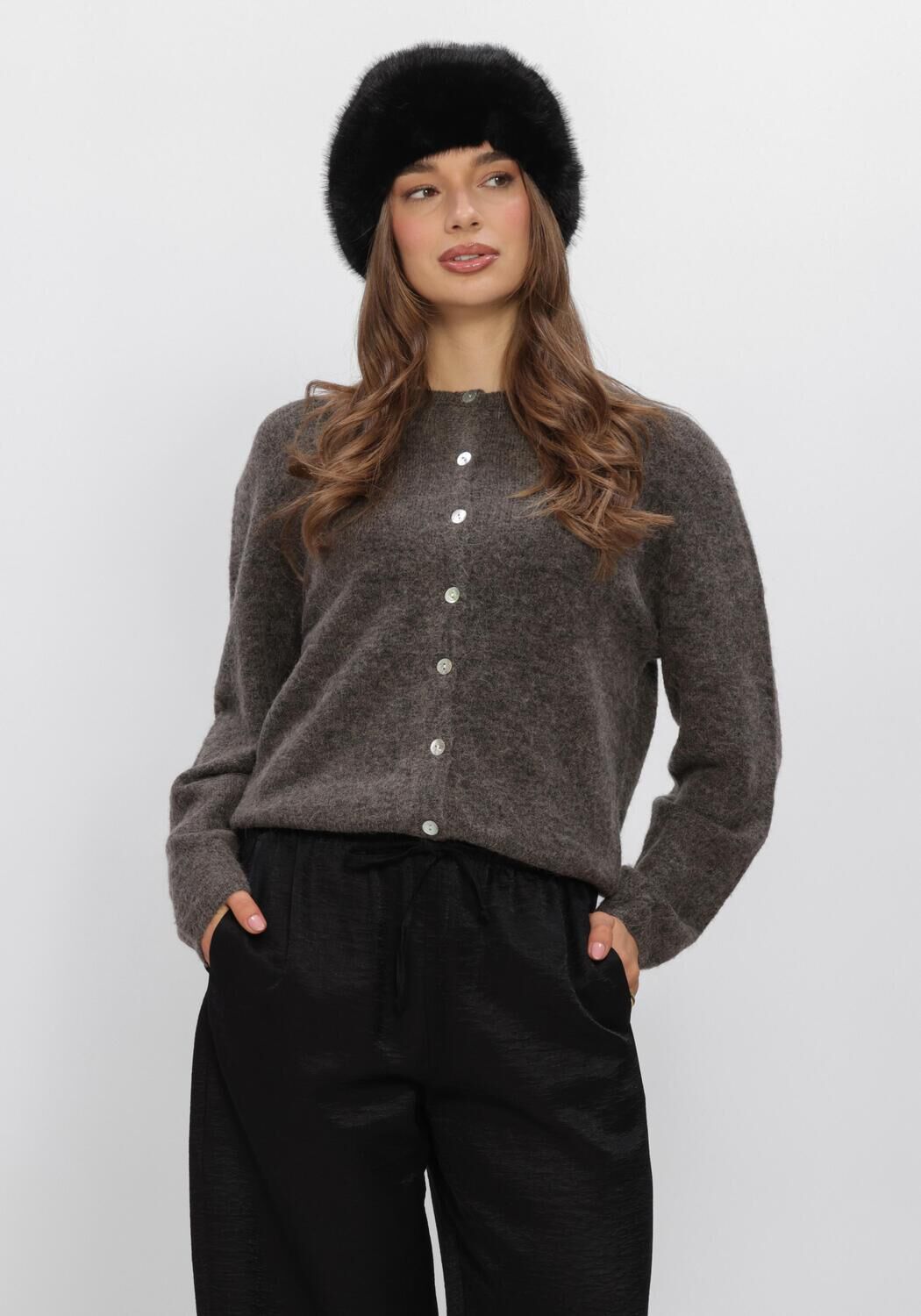 Braune BOII STUDIOS Strickjacke FLORA - large