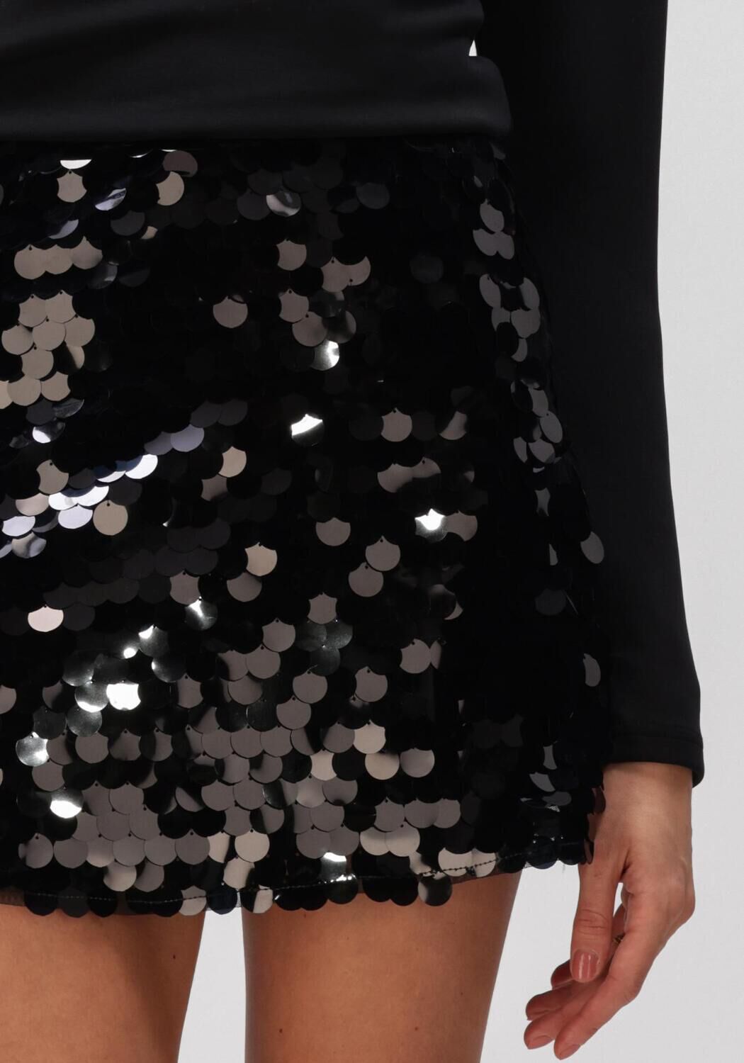 Schwarze NEO NOIR Minirock MIVA BIG SEQUINS SKIRT - large