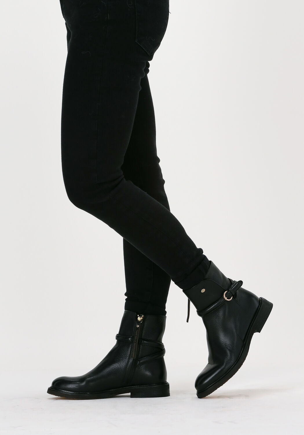 Schwarze FRED DE LA BRETONIERE Ankle Boots 181010124 - large