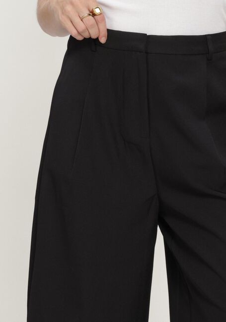 Schwarze NEO NOIR Kurze Hose RIMA SOLID SHORTS - large