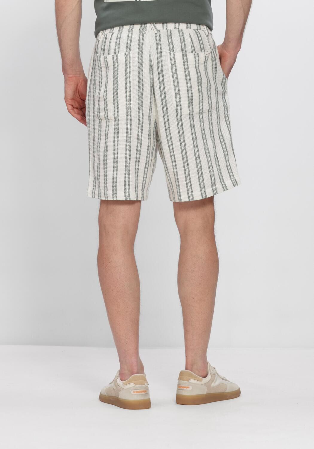 Ecru ANERKJENDT Kurze Hose AKJAN STRUC STRIPE2 SHORT - large