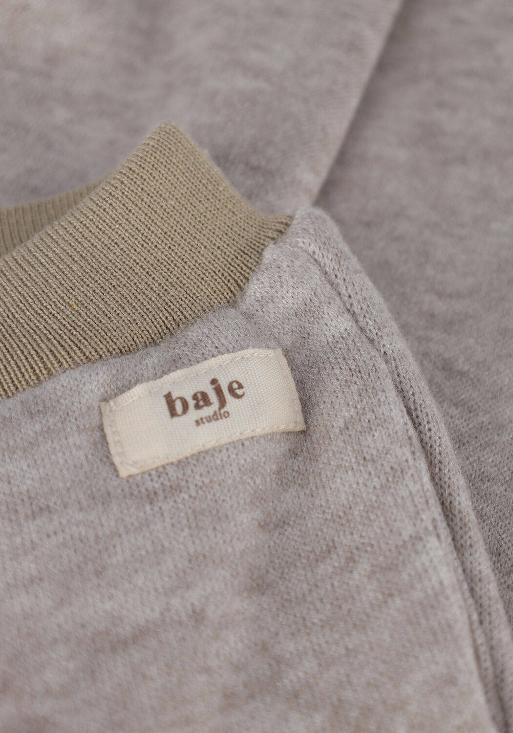 Graue BAJE STUDIO Jogginghose SULMONA - large