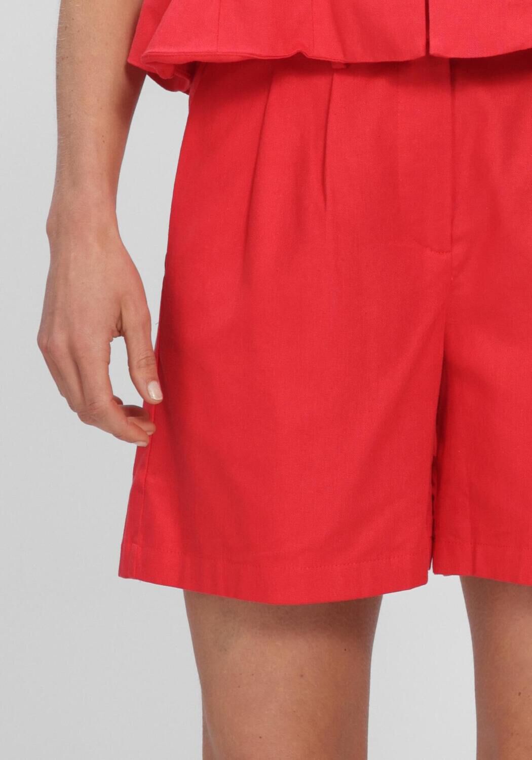Rote Y.A.S. Hosen YASLIRMA HW SHORTS - large