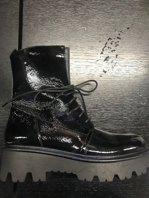 Schwarze NOTRE-V Schn&uuml;rboots A48308 SAMPLE - large