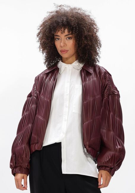 Bordeaux ALIX THE LABEL Wattierte Jack LADIES WOVEN PLEATED FAUX LEATHER BOMBER - large