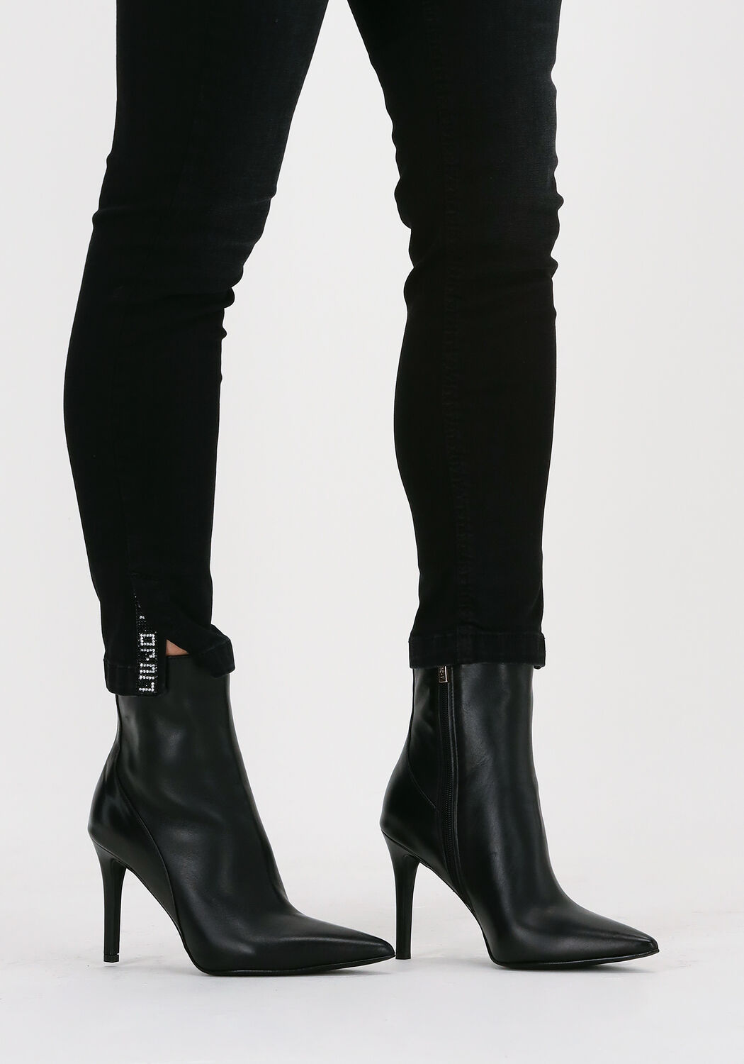 Schwarze NOTRE-V Stiefeletten 17535 - large