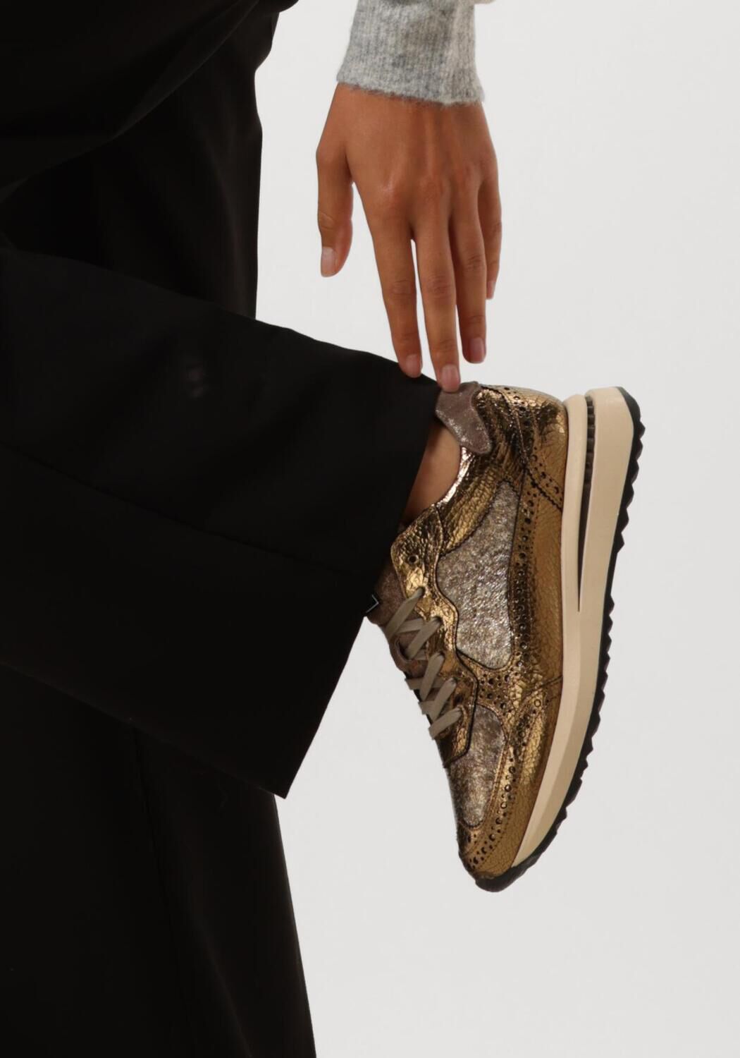 Goldfarbene FLORIS VAN BOMMEL Sneaker Low SUMI 07.08 - large