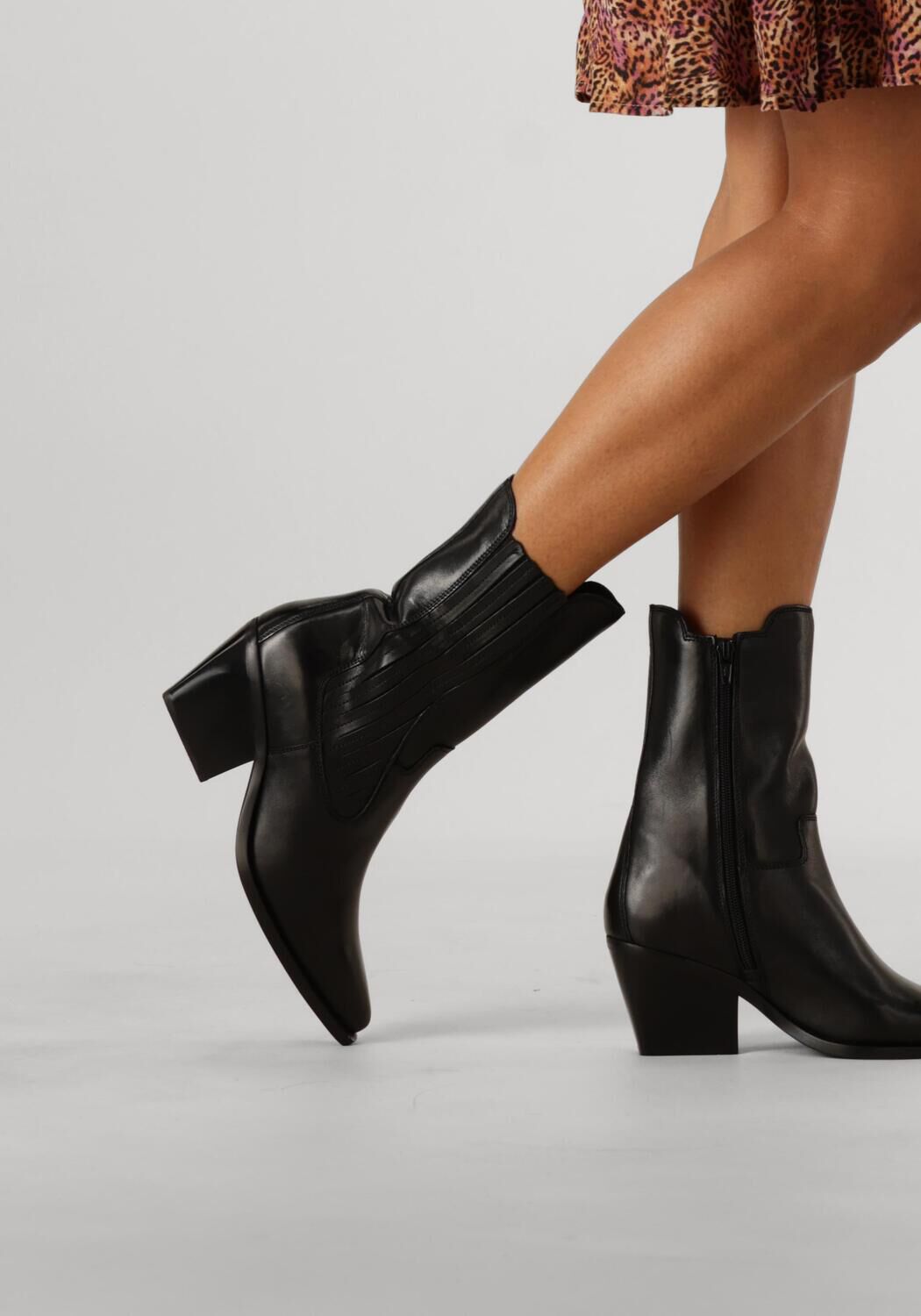 Schwarze BLASZ Stiefeletten NEXT-LOW-KOLE - large