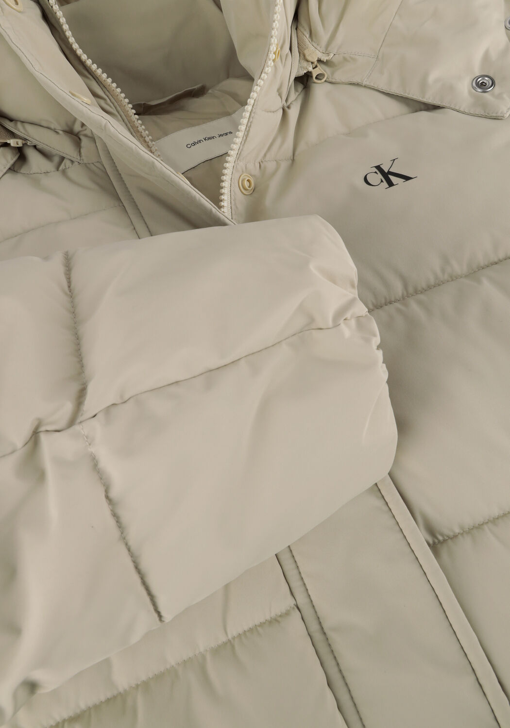 Beige CALVIN KLEIN Wattierte Jack MATTE MONOLOGO ND SHORT PUFFER - large