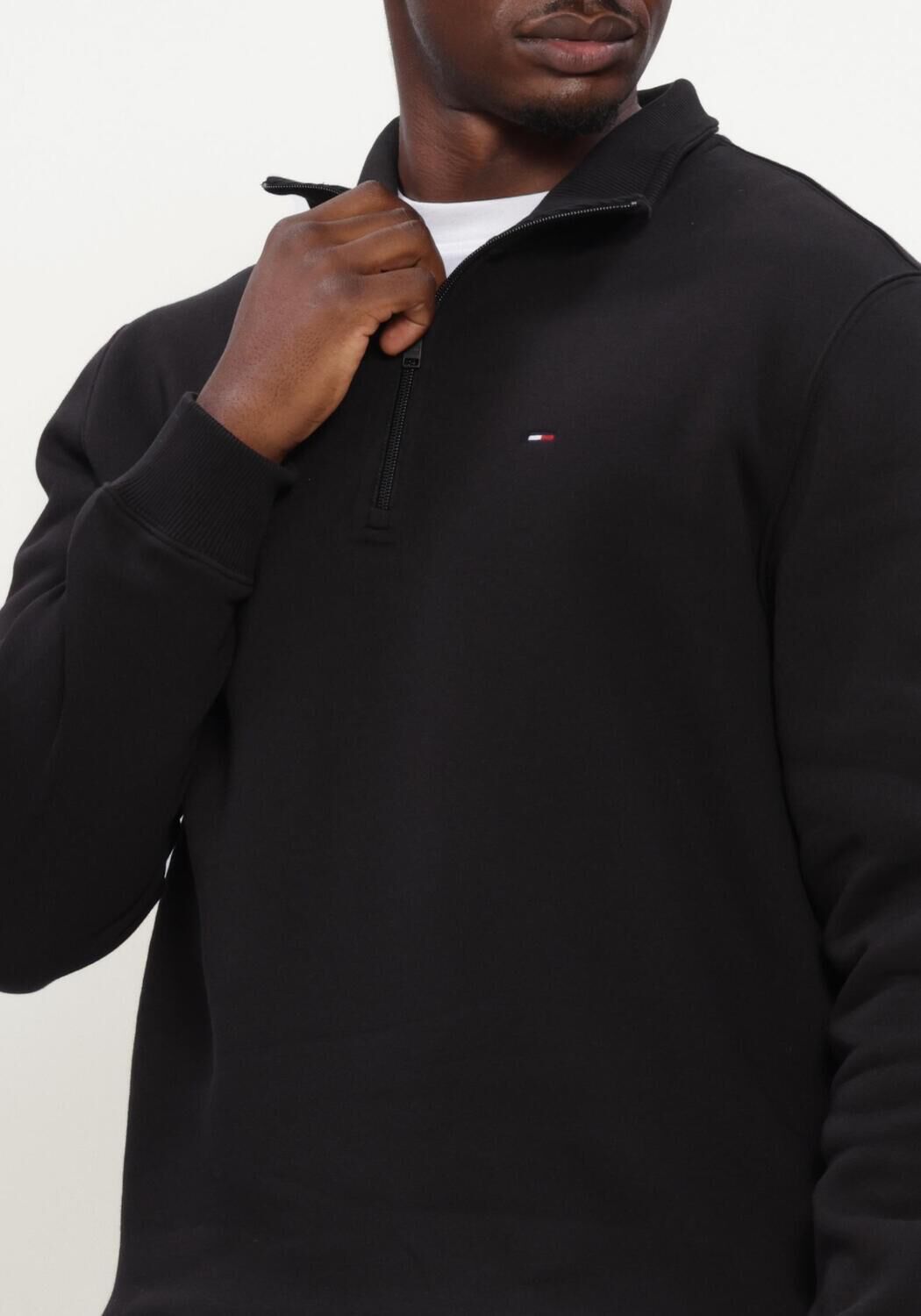 Schwarze TOMMY JEANS Sweatshirt TJM REG FLEECE 1/4ZIP MOCK NECK - large