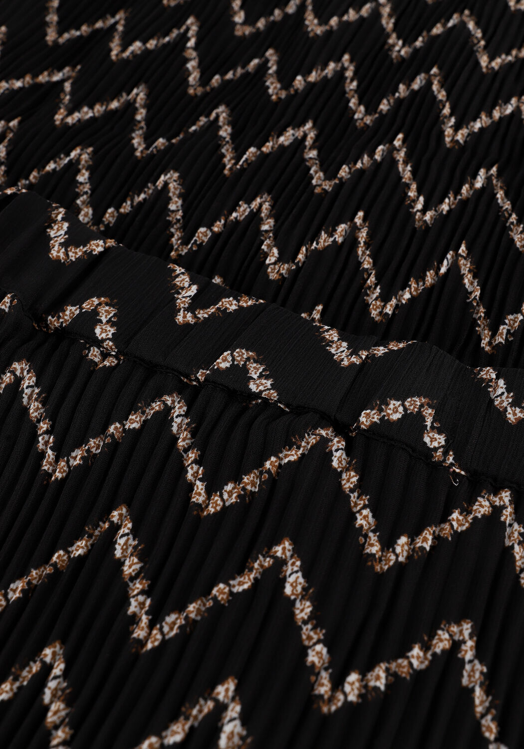 Schwarze MODSTR&Ouml;M Midirock NELLE PRINT SKIRT - large