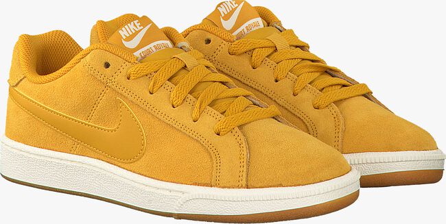 Gelbe NIKE Sneaker COURT ROYALE SUEDE WMNS - large