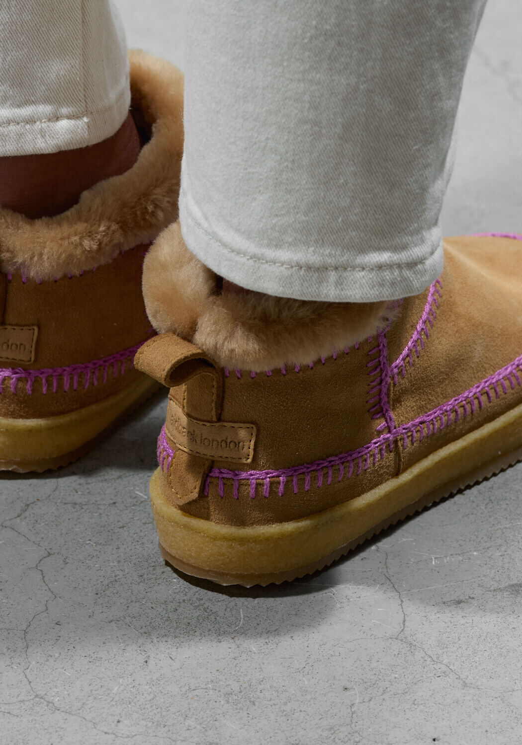 Cognacfarbene LAIDBACKLONDON Winterstiefel NYUKI LOW CROCHET - large