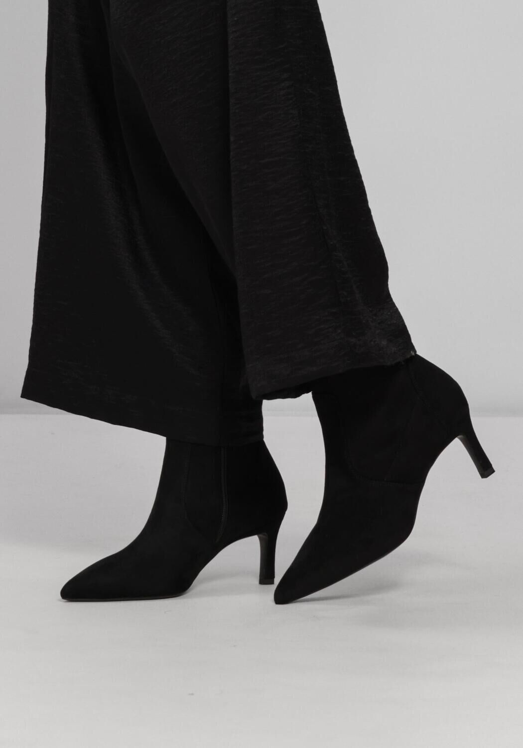 Schwarze UNISA Stiefeletten LAVOY - large