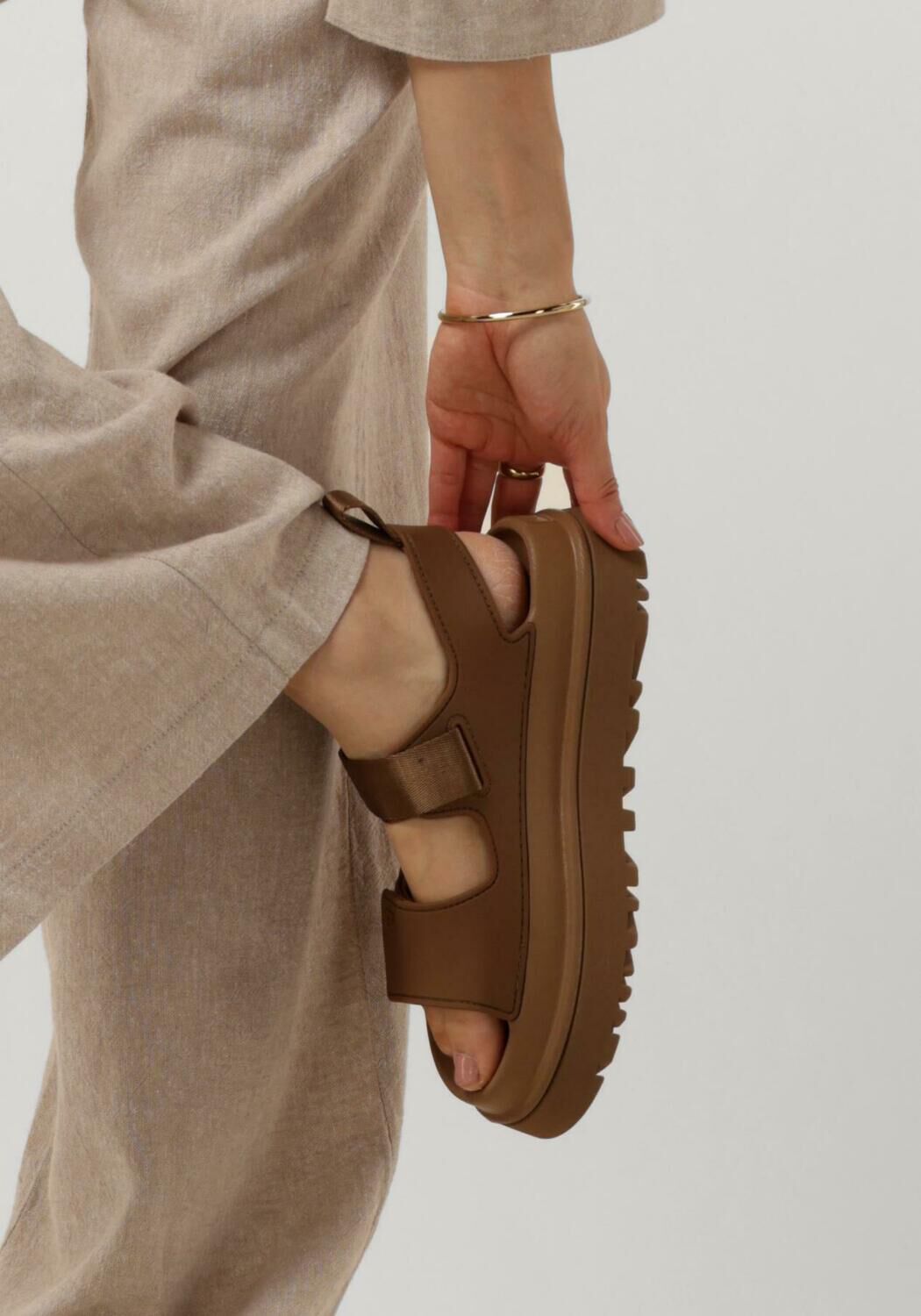 Braune UGG Flache Sandalen W GOLDENGLOW - large