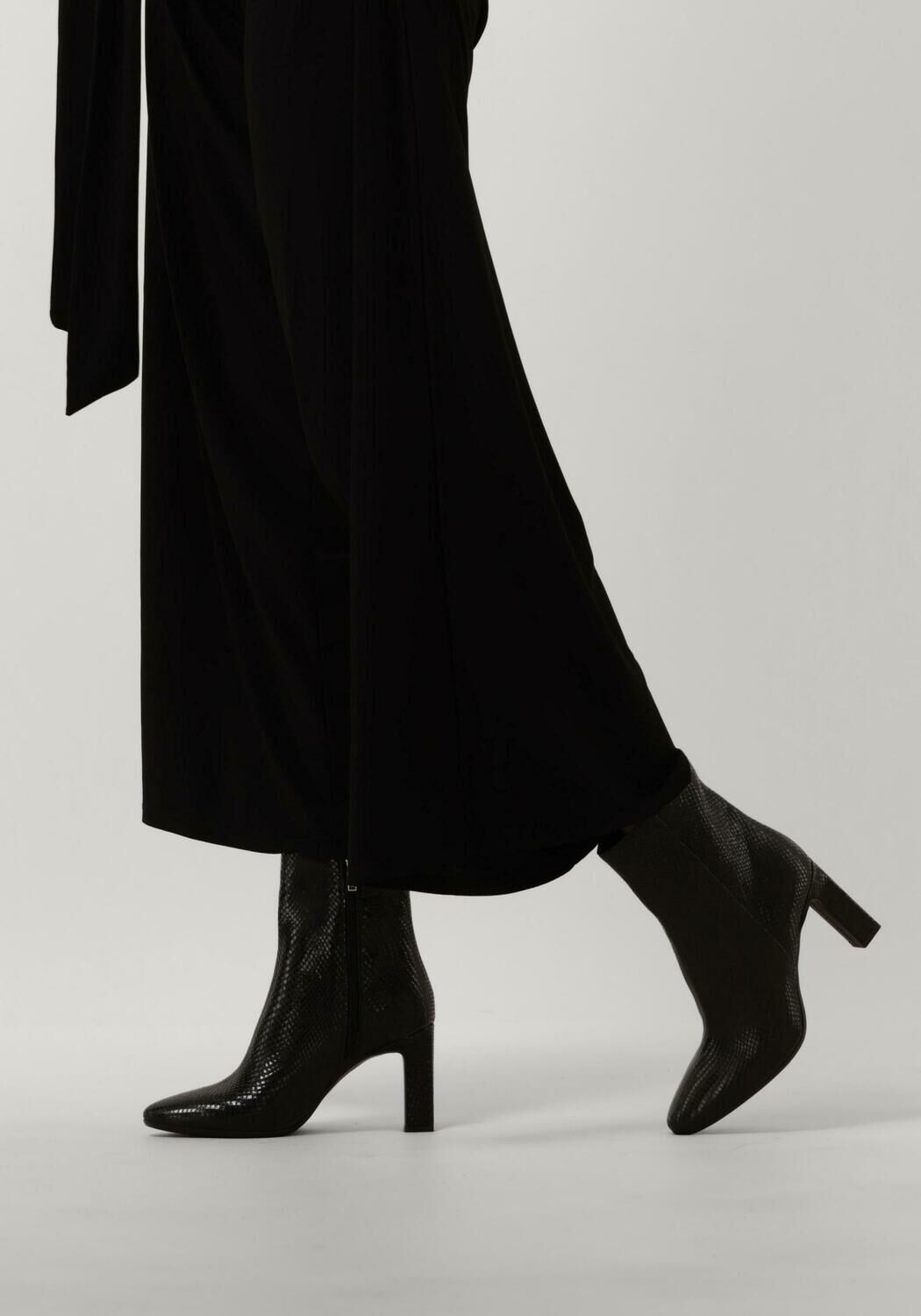 Schwarze NOTRE-V Stiefeletten 11236 - large