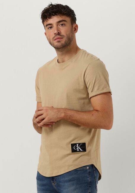Grüne CALVIN KLEIN T-shirt BADGE TURN UP SLEEVE - large