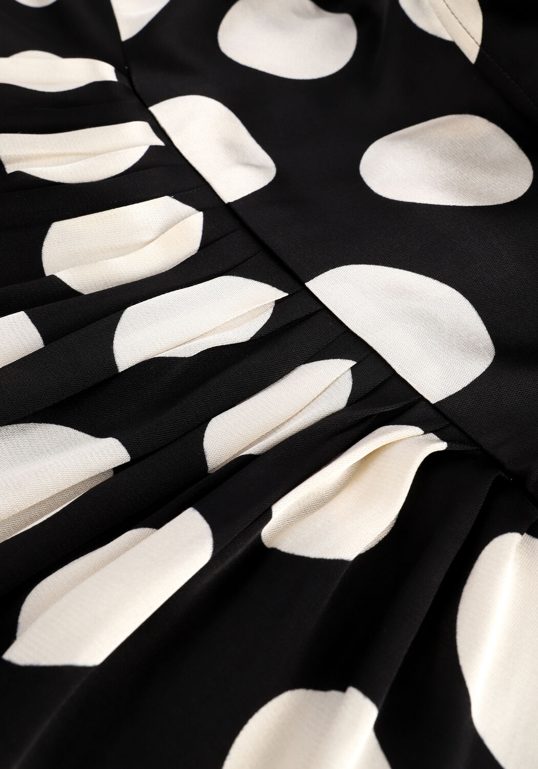 Schwarze CHPTR-S Midikleid LIVELY DRESS - large