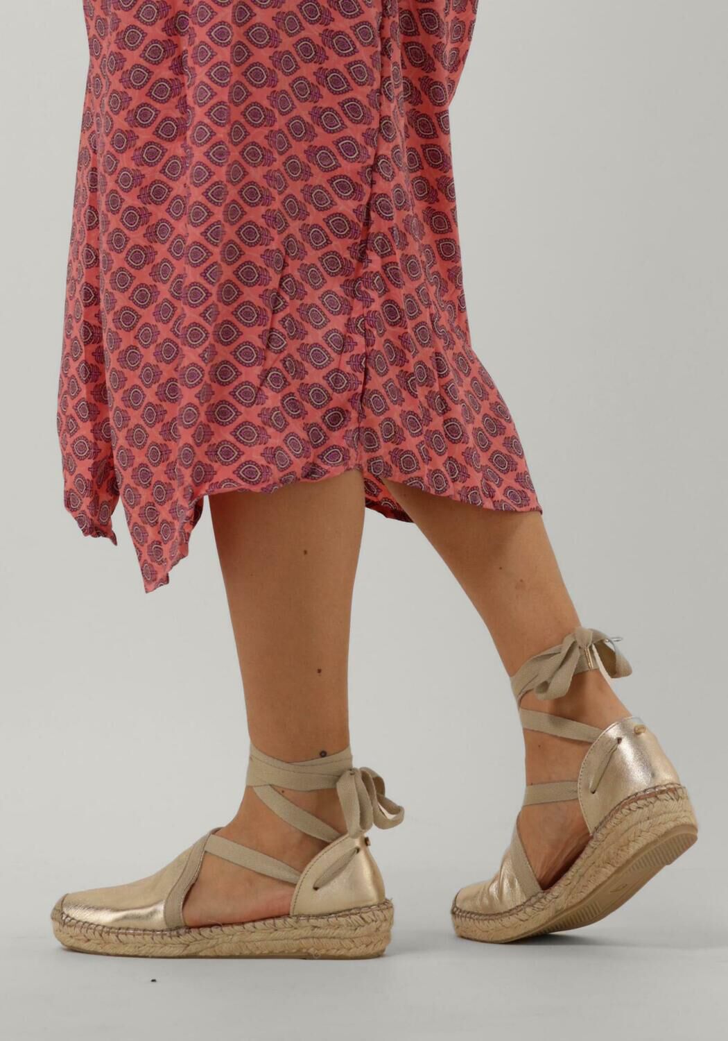 Goldfarbene FRED DE LA BRETONIERE Espadrilles 152010261 - large