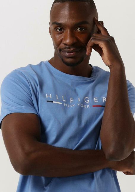 Blaue TOMMY HILFIGER T-shirt HILFIGER NEW YORK TEE - large
