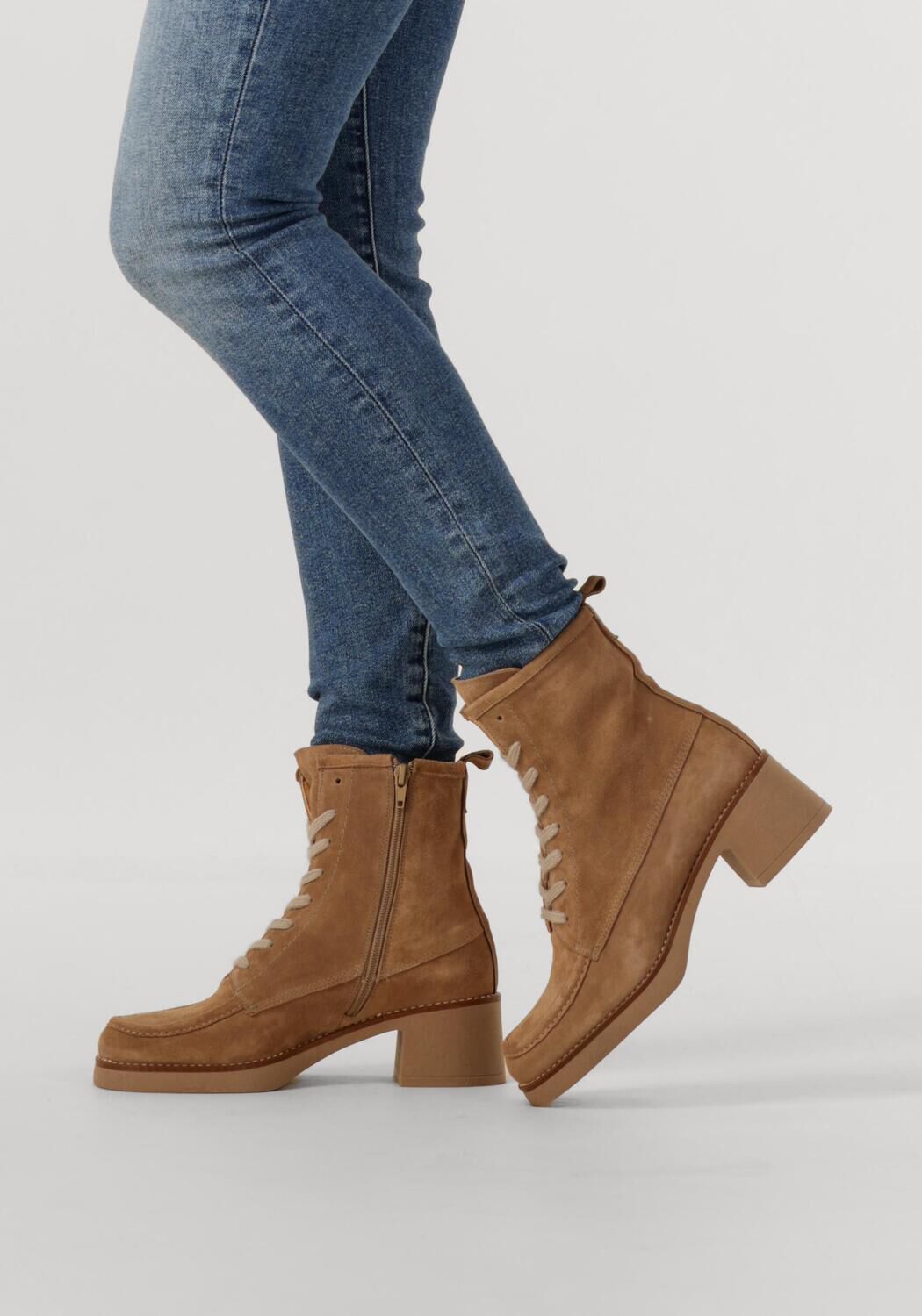 Beige CTWLK Schn&uuml;rboots OLINDA - large