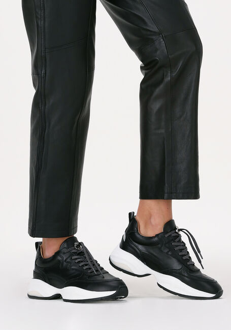 Schwarze VIA VAI Sneaker Low PEPPER YUNA - large