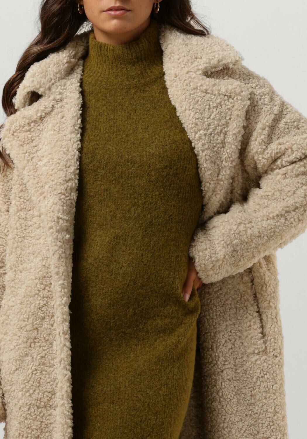 Beige long teddy coat 2025