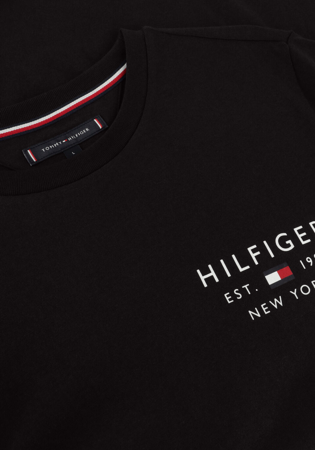 Schwarze TOMMY HILFIGER T-shirt BRAND LOVE SMALL LOGO TEE - large