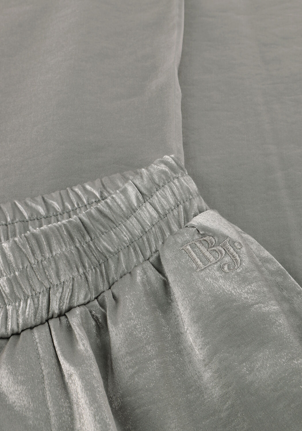 Silberne INDIAN BLUE JEANS Weite Hose WIDE SHINY CARGO PANTS - large