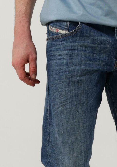 Hellblau DIESEL Straight leg jeans D-YENNOX - large