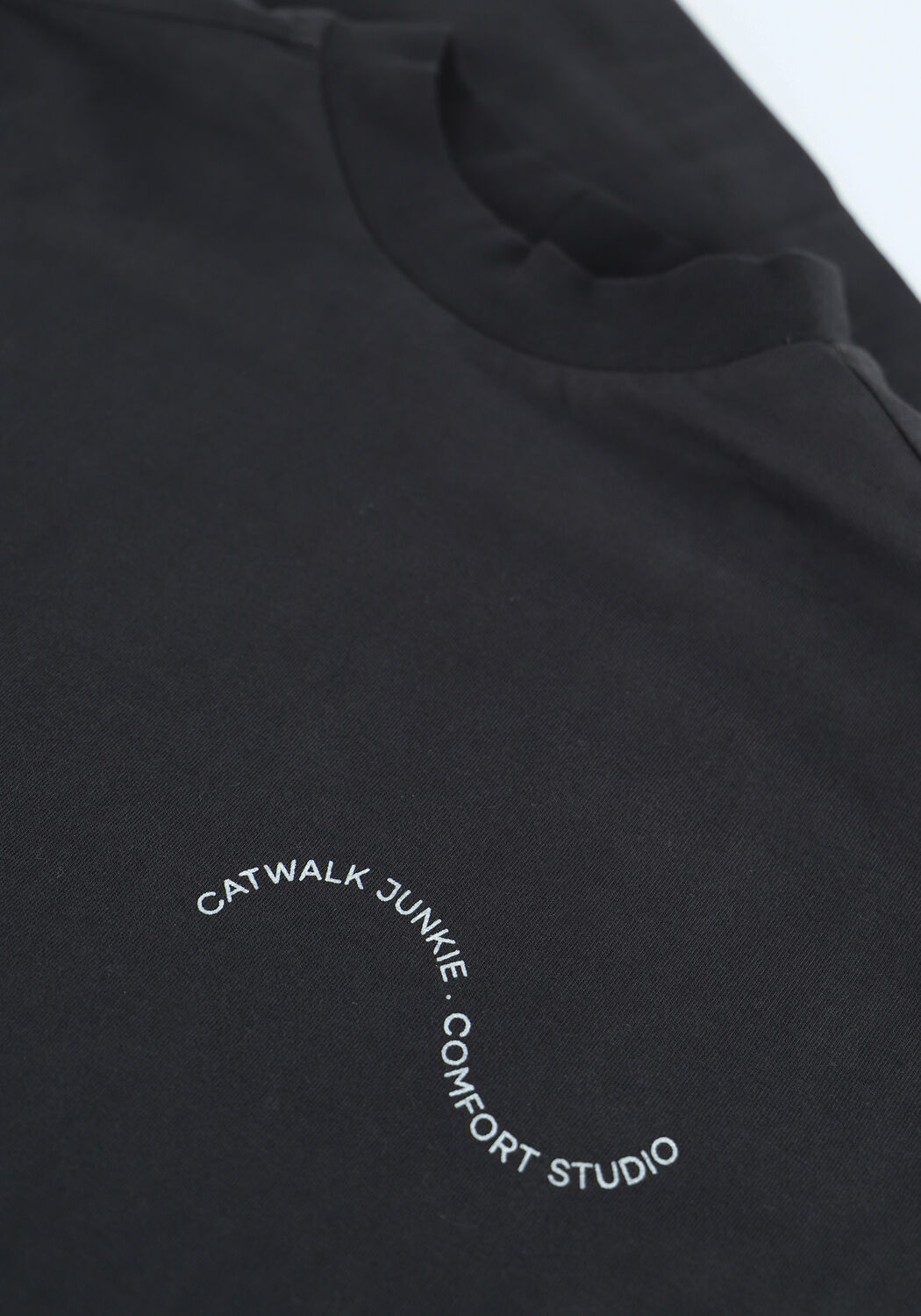 Schwarze CATWALK JUNKIE T-shirt LS THE WAVE - large