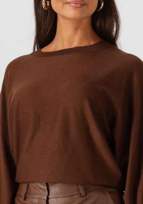 Braune MINUS Pullover DANA BAT SLEEVE KNIT PULLOVER - large