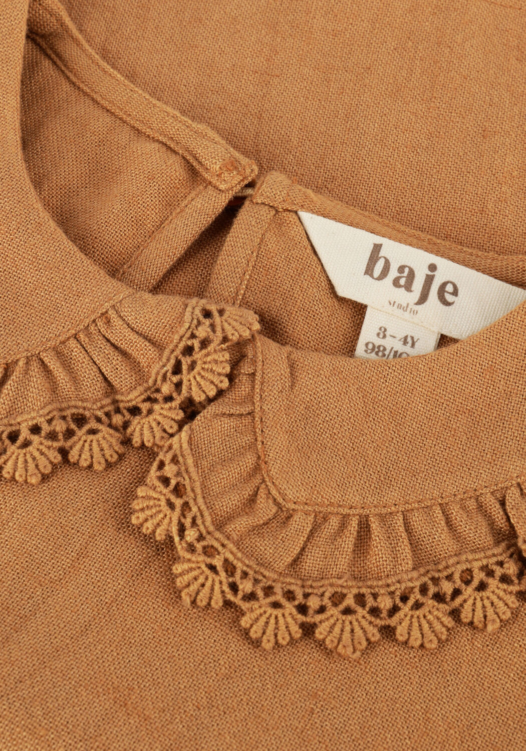 Camelfarbene BAJE STUDIO Top SHORTSLEEVE - large