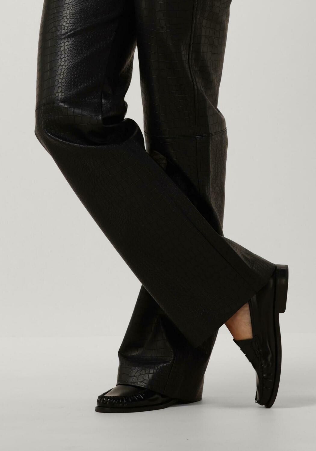 Schwarze INUOVO Loafer A79005 - large