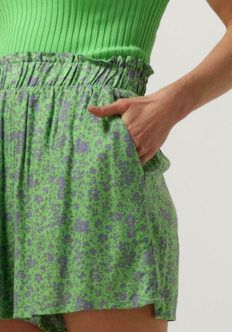Grüne Y.A.S. Hosen YASSTELLI HW SHORTS S - large