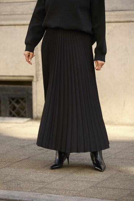 Schwarze OMODA ATELIER Maxirock OM-REGINA X QUINTY - large
