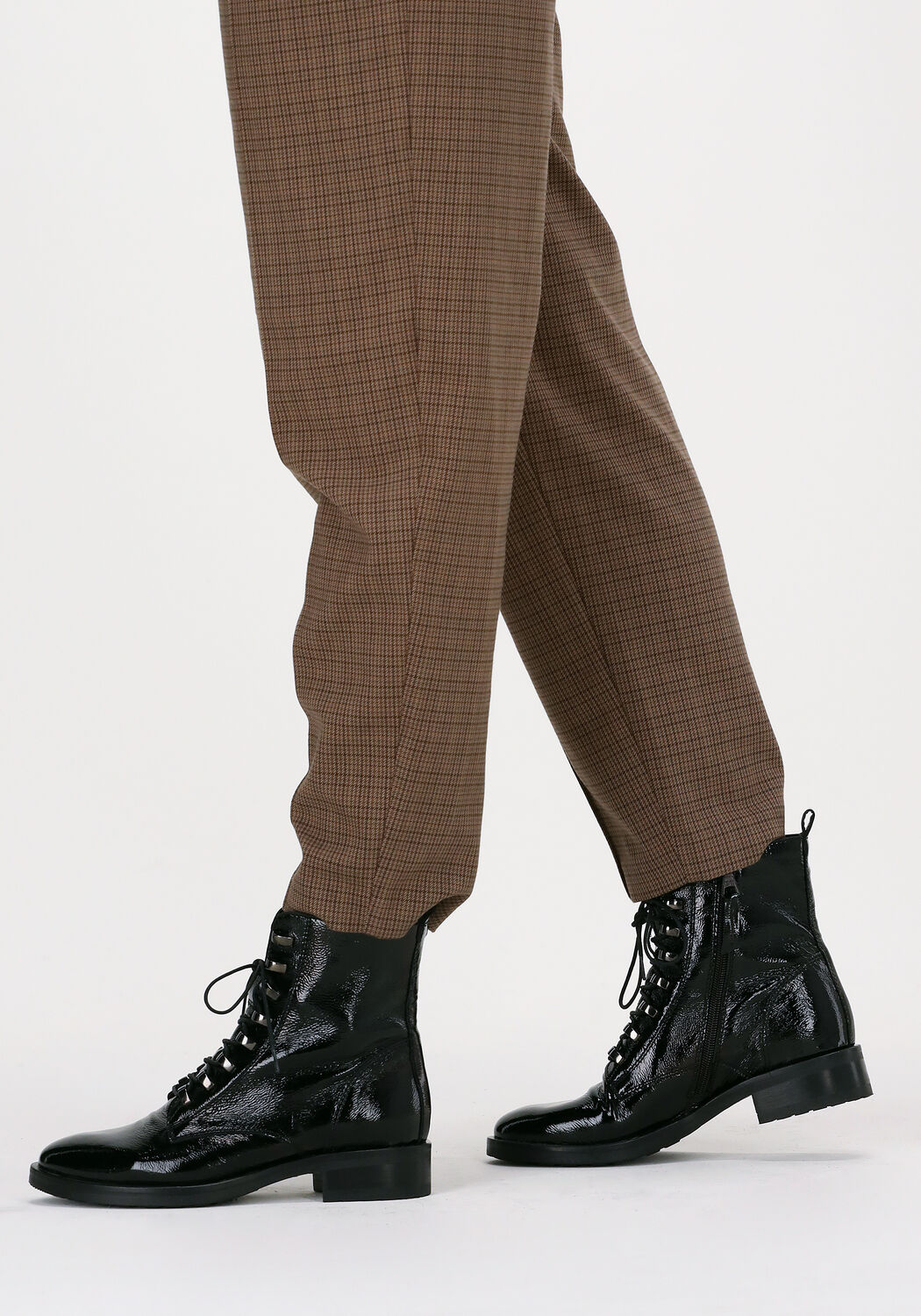 Schwarze OMODA Schn&uuml;rboots P22218 - large