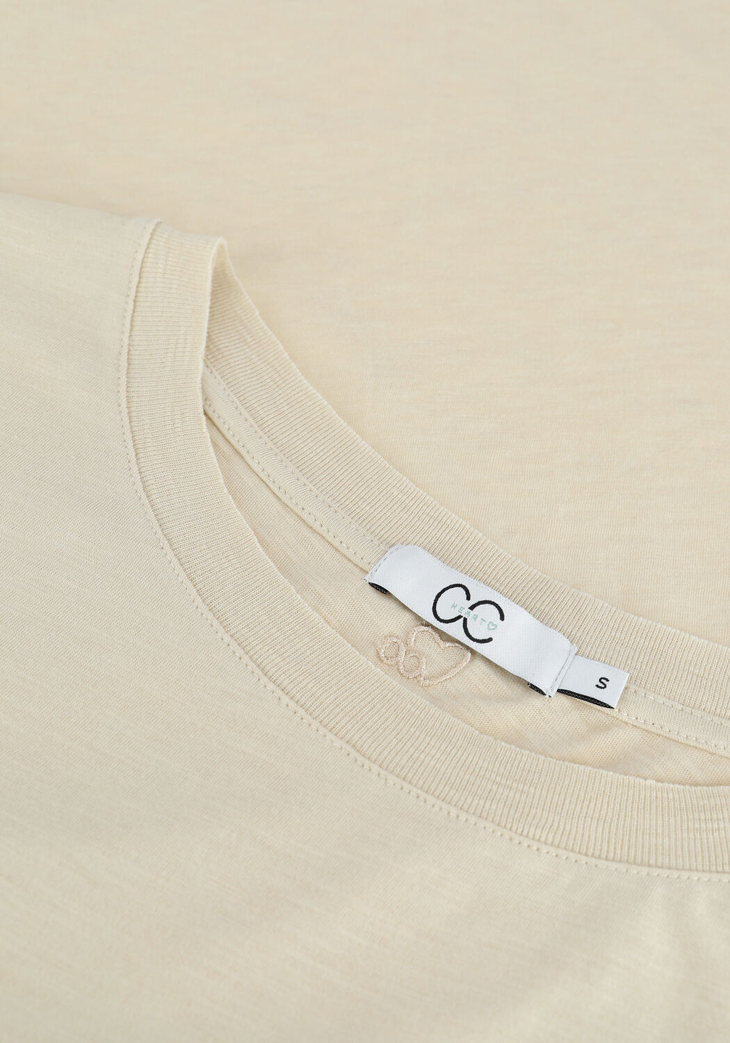 Sand CC HEART T-shirt BASIC T-SHIRT - large