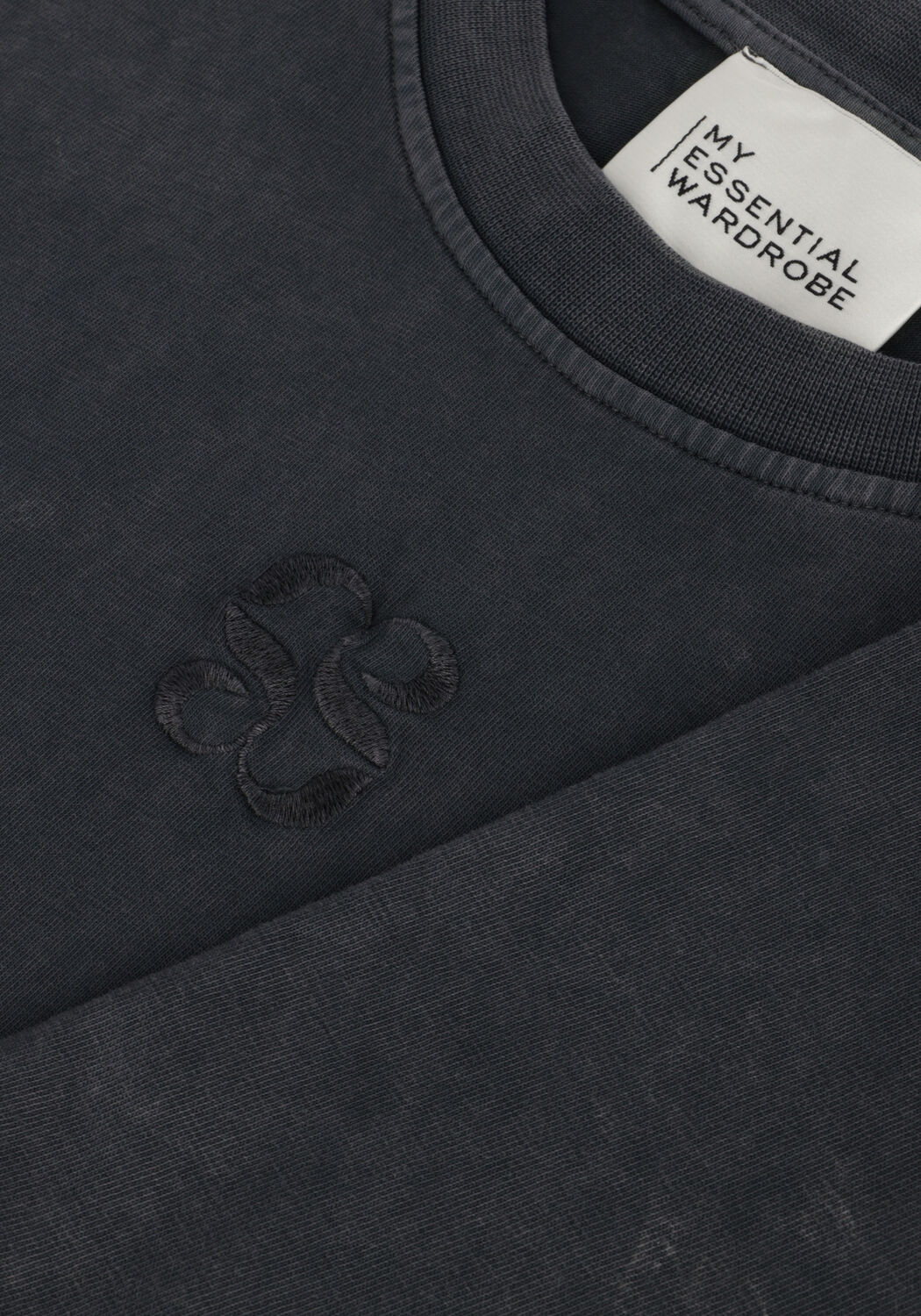 Dunkelgrau MY ESSENTIAL WARDROBE T-shirt SEATTLEMW LOGO EMB. TEE - large