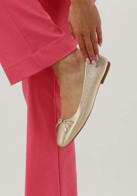 Goldfarbene UNISA Ballerinas BASMI - large